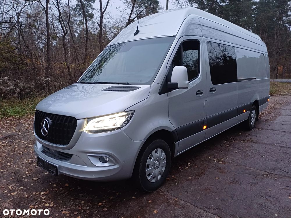 Mercedes-Benz 907 - 2