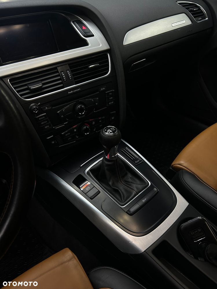 Audi A4 Avant 2.0 TDI DPF quattro S line Sportpaket - 11