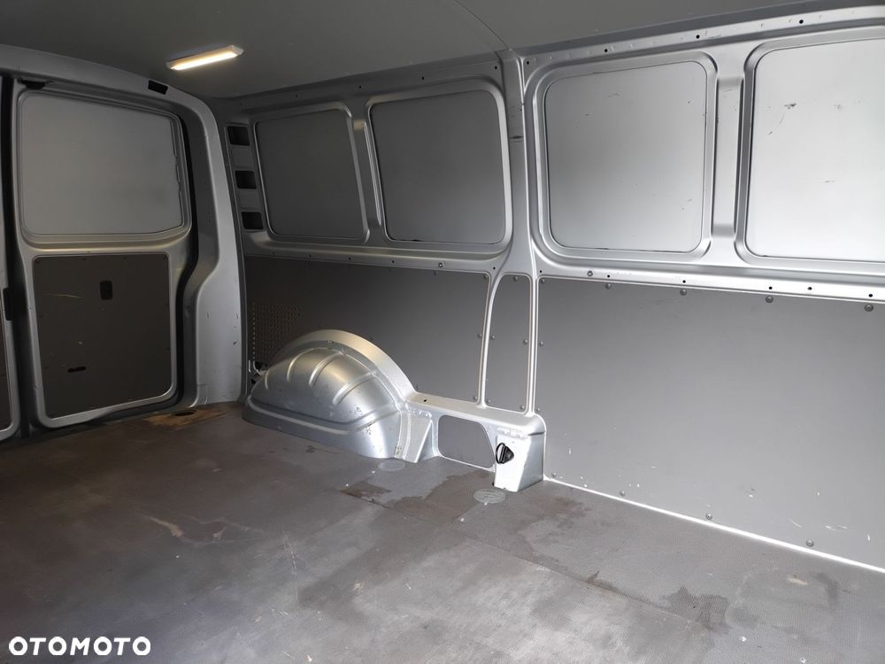 Volkswagen Transporter - 15