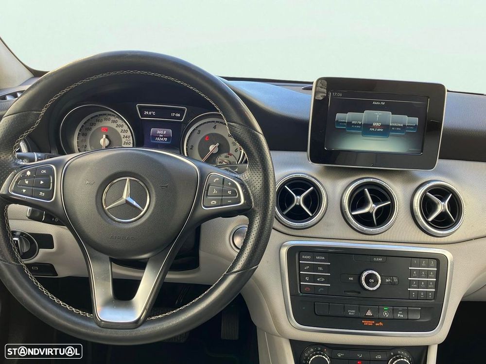 Mercedes-Benz CLA 220 d Shooting Brake Urban Aut. - 13