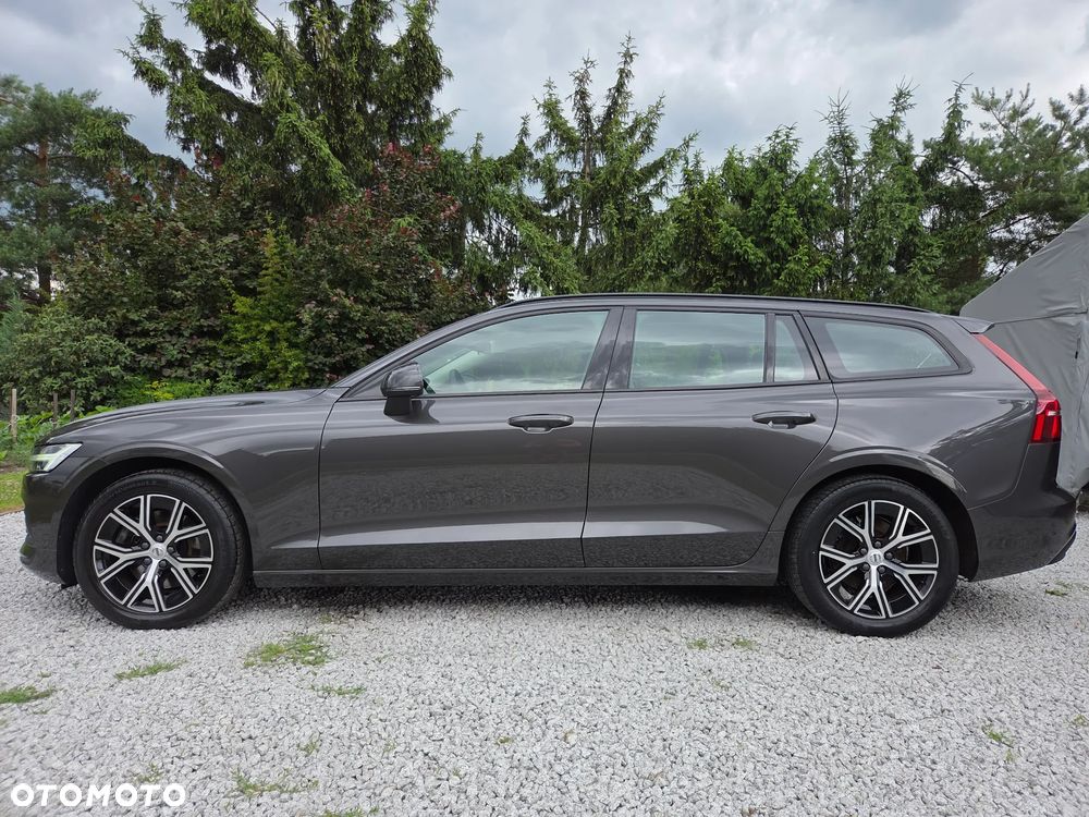 Volvo V60 B3 B DKG Momentum Pro - 4