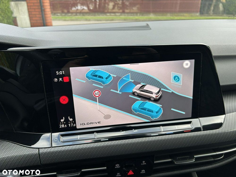 Volkswagen Golf 1.5 eTSI OPF DSG R-Line - 26