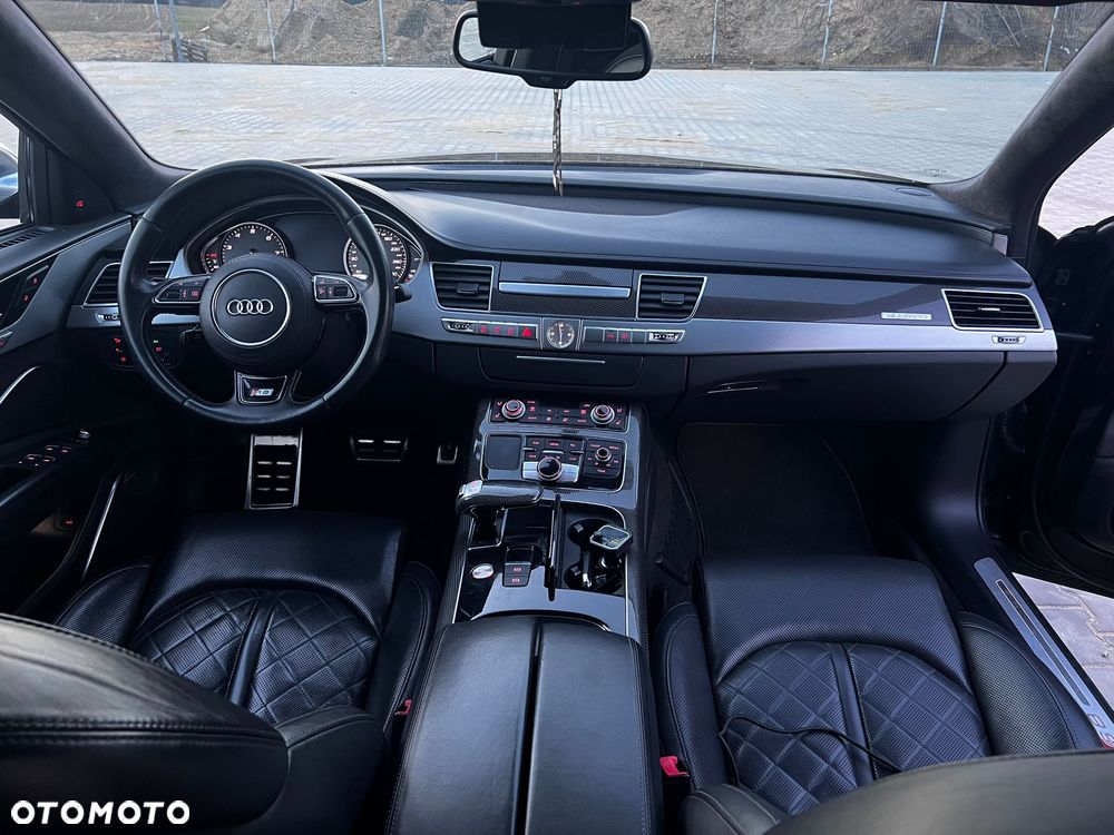 Audi S8 - 14