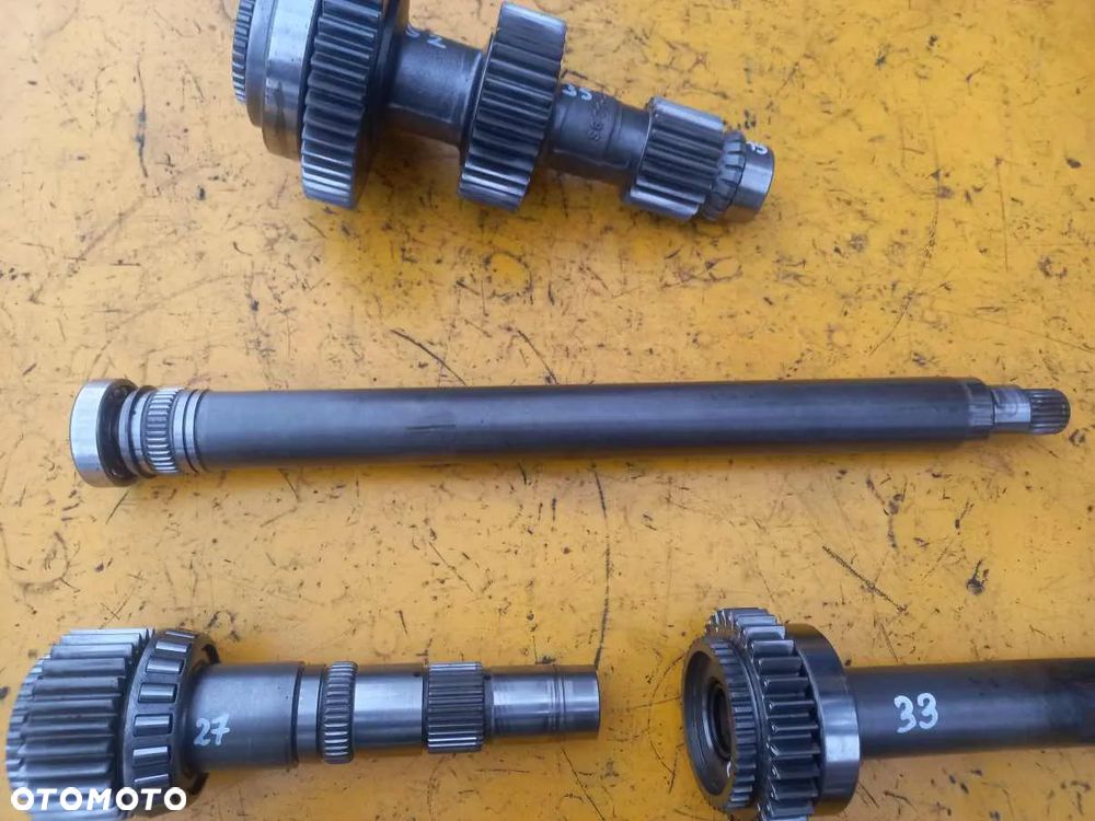 Wałki skrzyni biegów 12x12 New Holland 6640 - 3