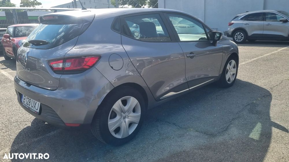 Renault Clio - 1