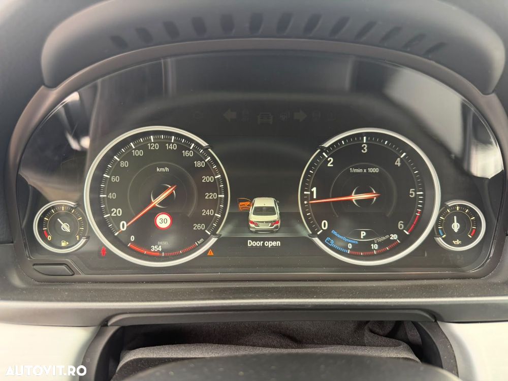 BMW Seria 5 525d xDrive AT - 12