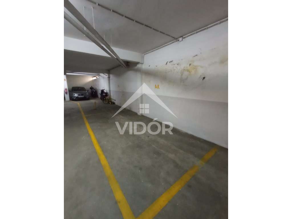 Garagem na Rua Bernardim Ribeiro - Circunvalação - Grande imagem: 4/4