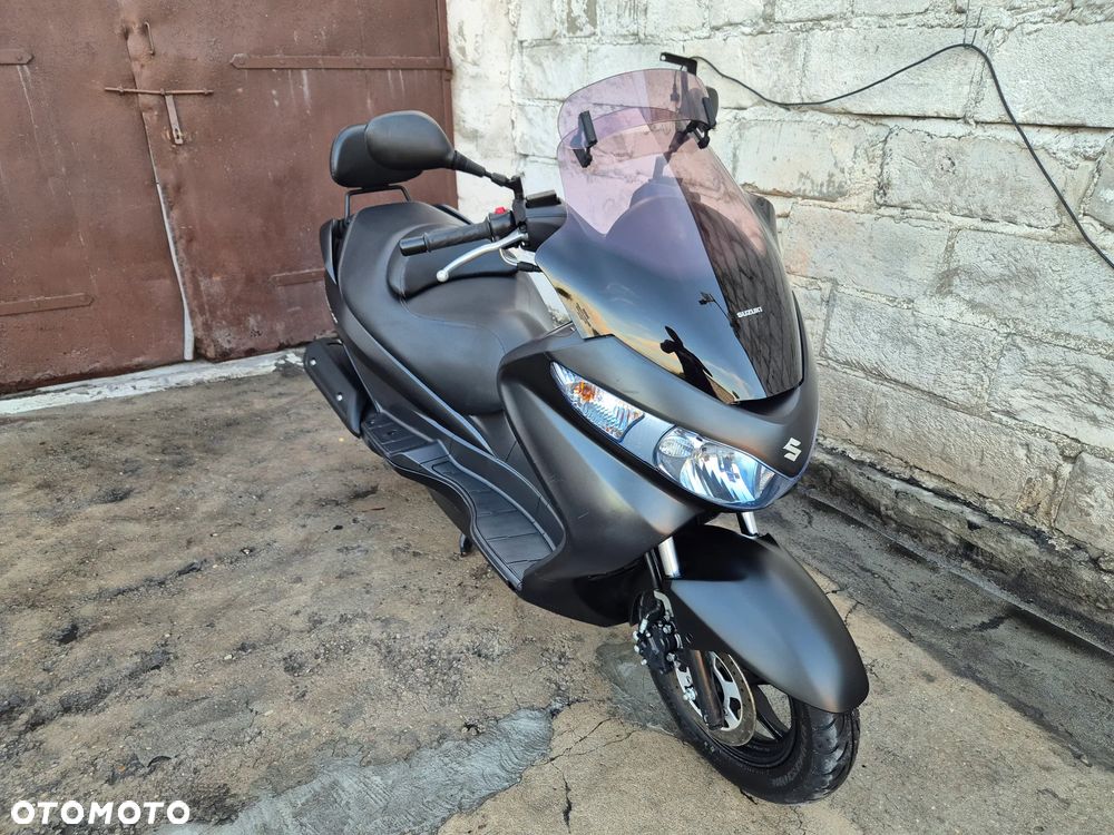 Suzuki Burgman - 12