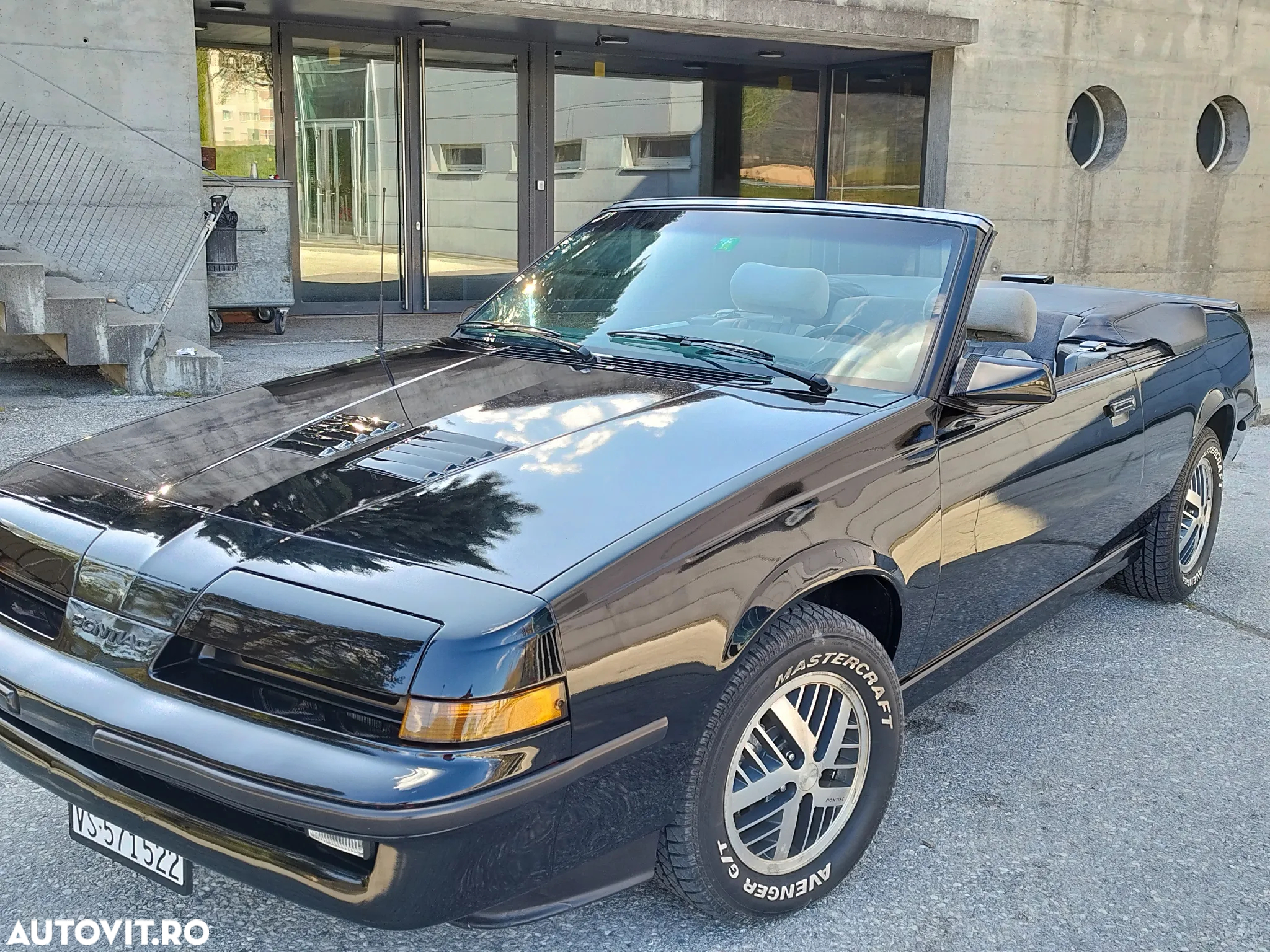 Pontiac Sunbird - 13