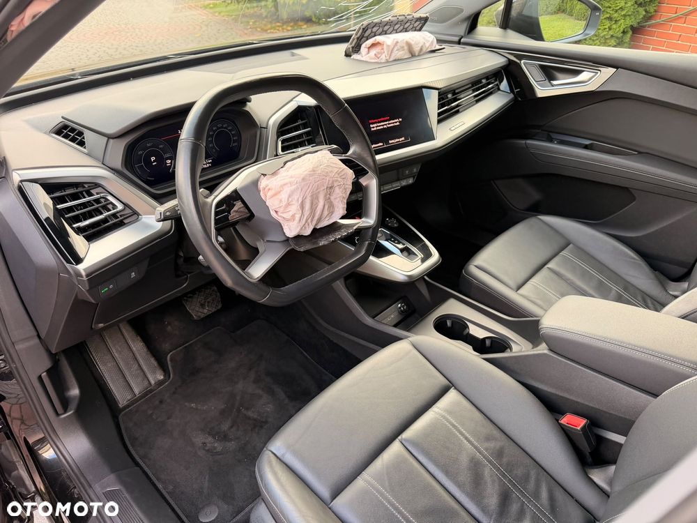 Audi Q4 e-tron 45 quattro - 11