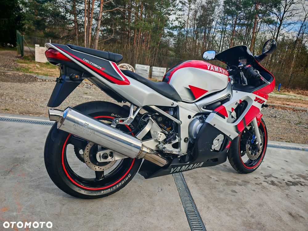 Yamaha YZF - 7