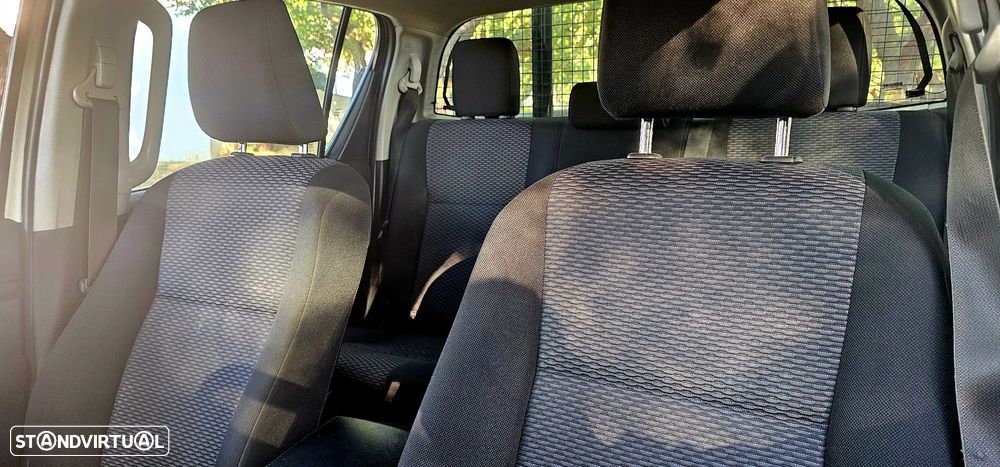 Toyota Hilux 2.4 D-4D 4WD CD CM - 10