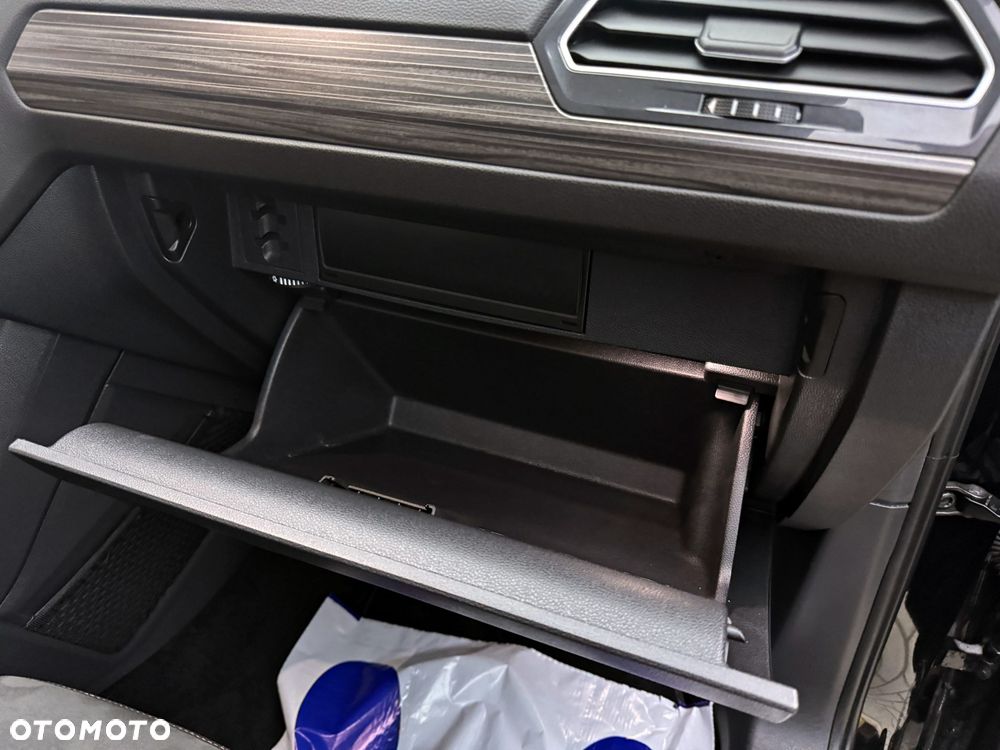 Volkswagen Tiguan Allspace 2.0 TDI 4Mot SCR Highline DSG 7os - 27