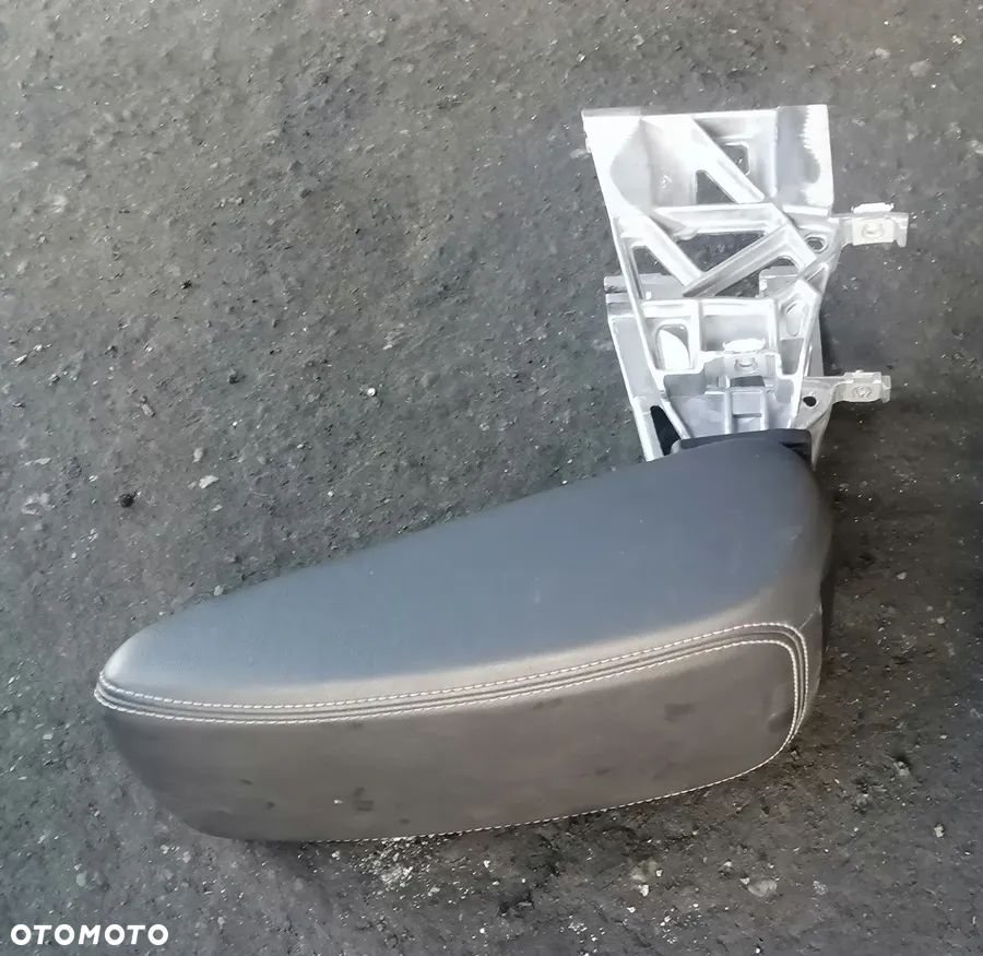 AUDI A3 8V 18r TUNEL ŚRODKOWY PODŁOKIETNIK - 1