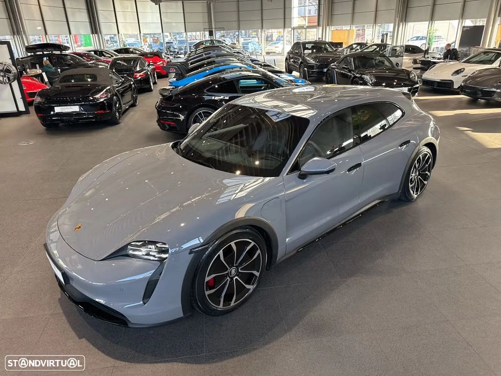 Porsche Taycan Cross Turismo 4S - 11