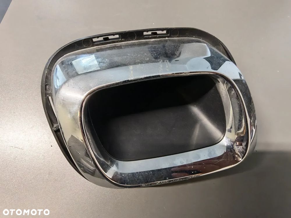 Mercedes Benz GLB X247   19-końcówka wydechu osłona tył lewy - 1