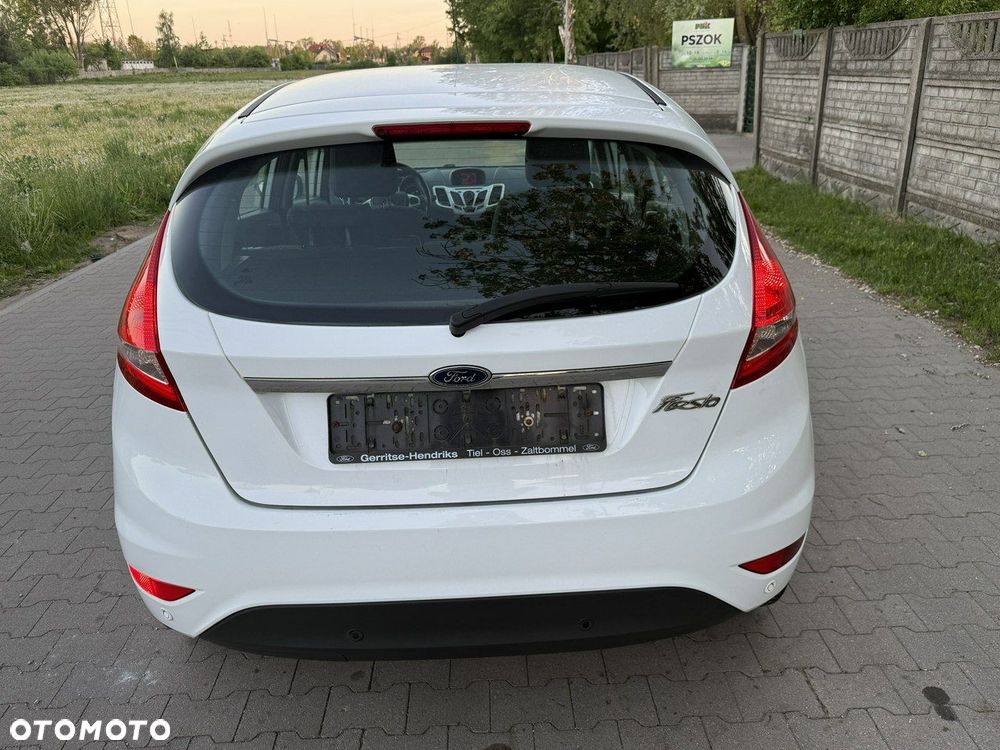 Ford Fiesta - 10