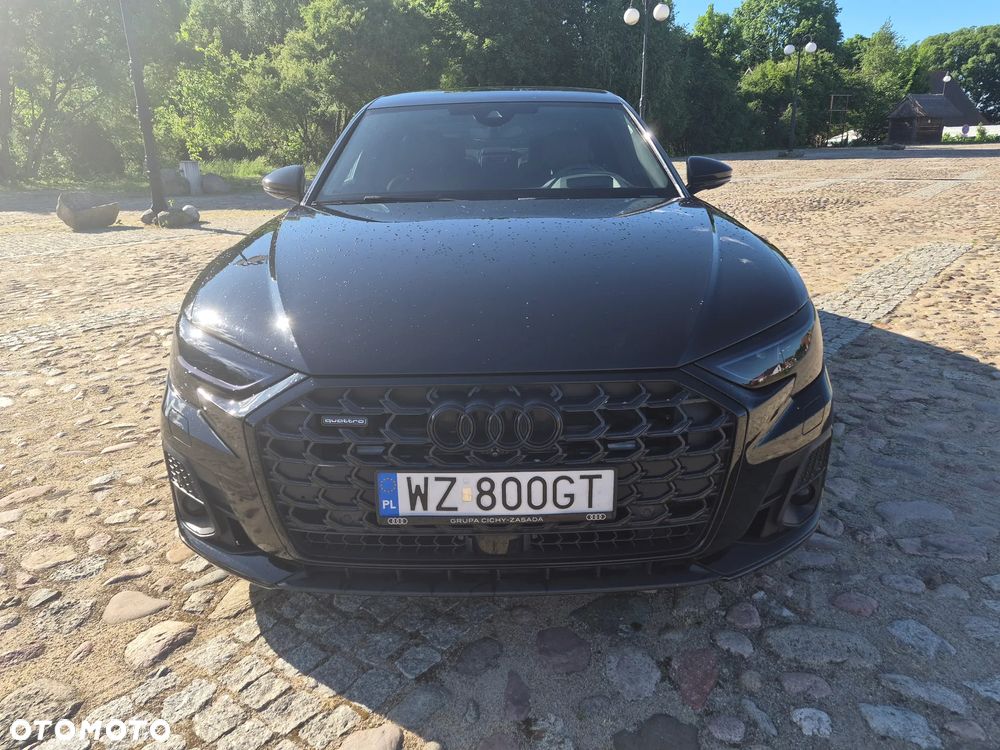 Audi A8 - 4
