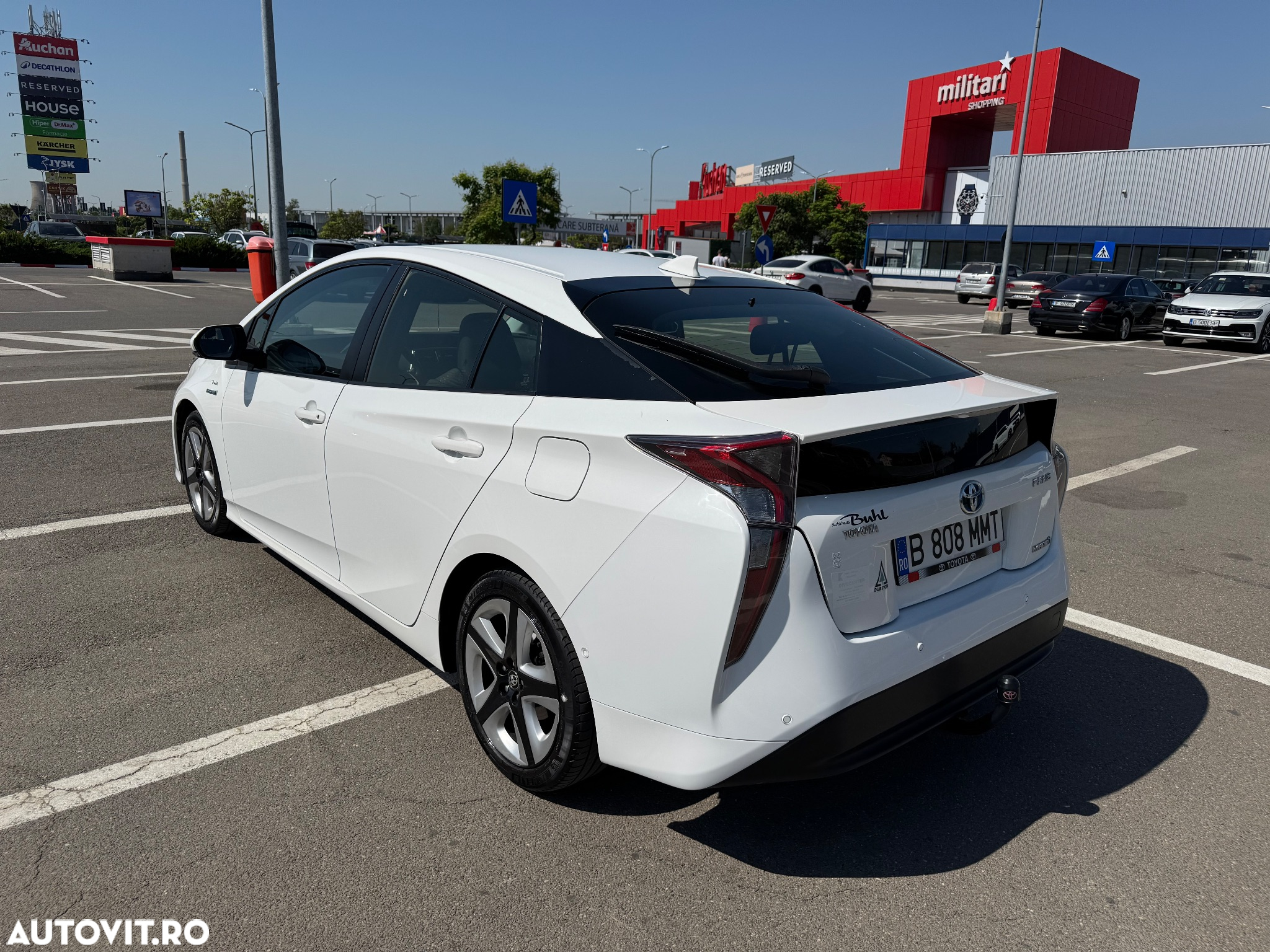 Toyota Prius (Hybrid) Executive - 3