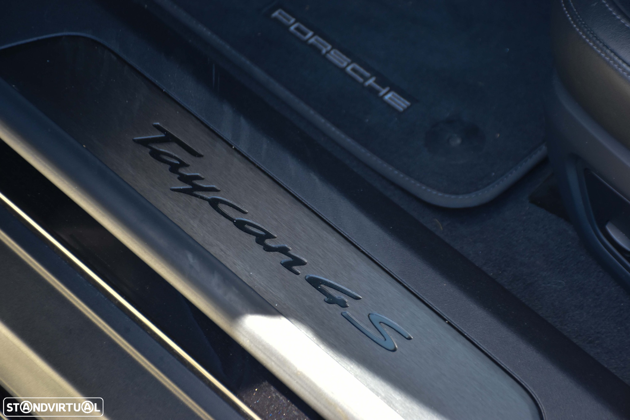 Porsche Taycan Cross Turismo 4S - 37