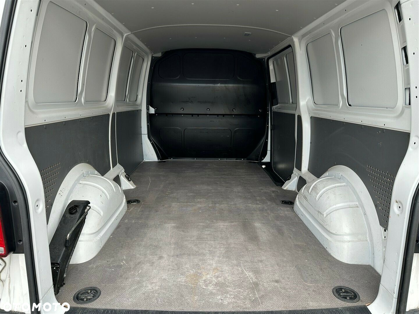 Volkswagen Transporter T6.1 FURGON 2.0 TDI 150KM - 10