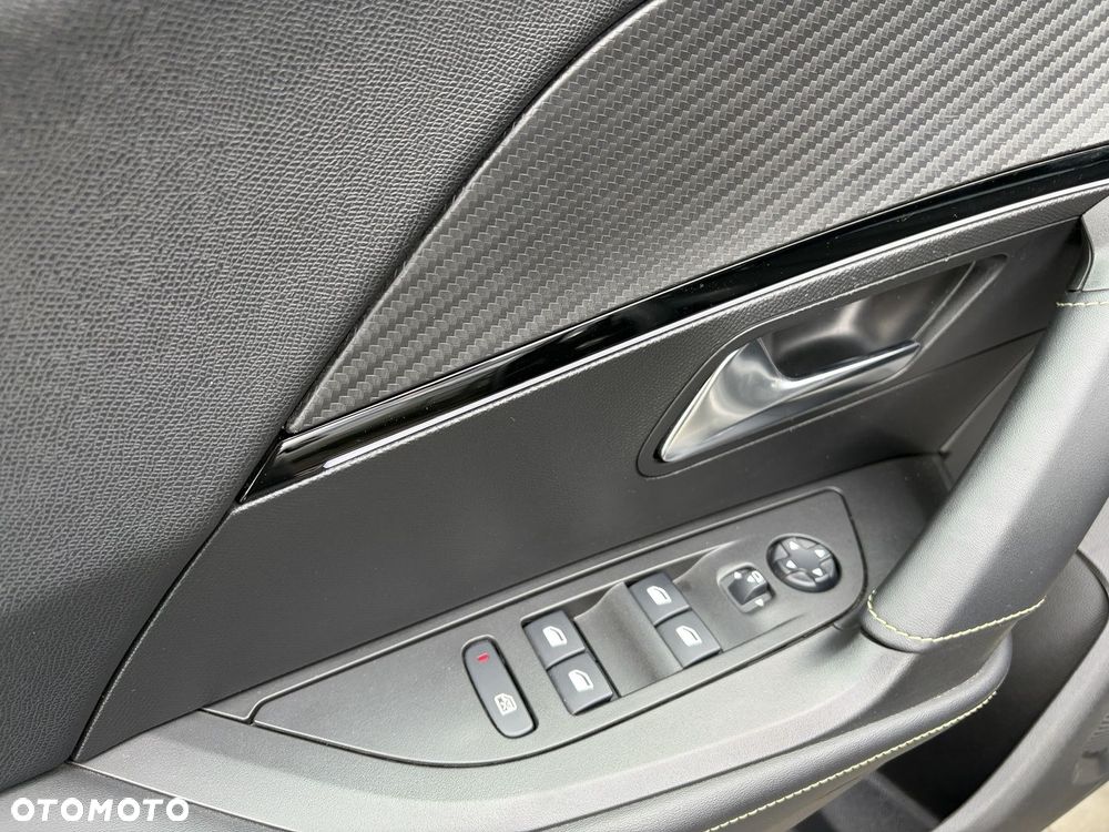 Peugeot 2008 - 11