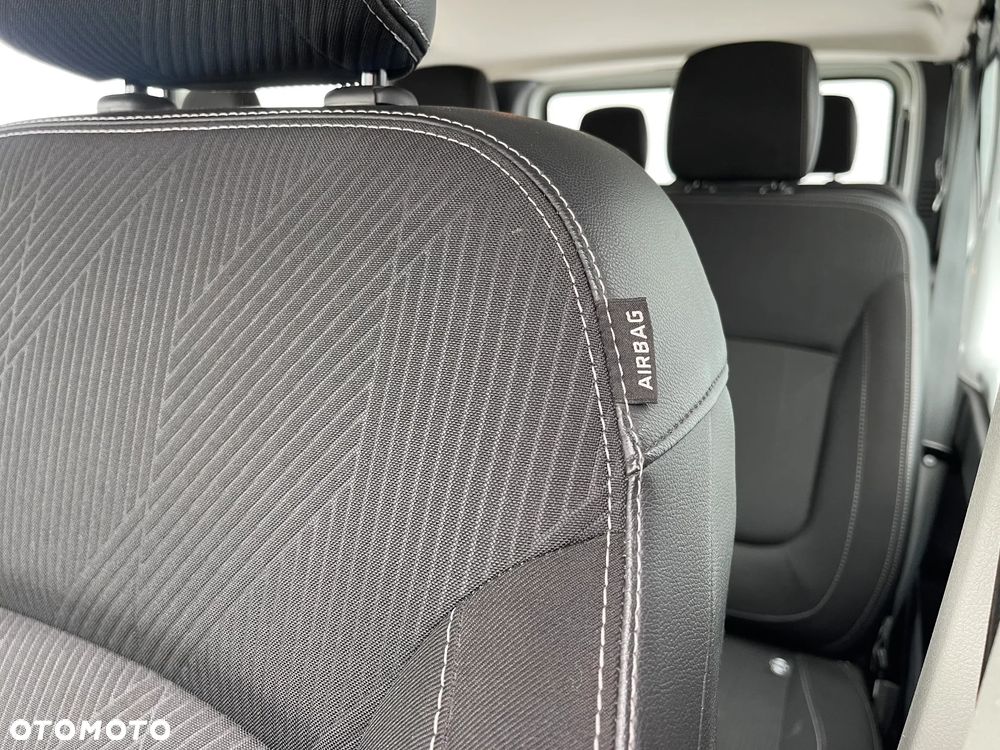 Nissan Trafic Vivaro 9-OSOBOWY - 17