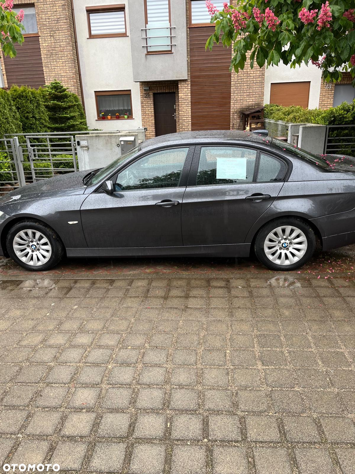 BMW Seria 3 318i - 3
