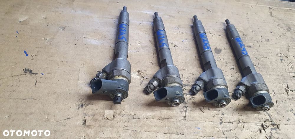 Wtrysk wtryskiwacz wtryskiwacze wtryski paliwa Mercedes B-Klasa W245 2.0 CDI A6400700787 - 6