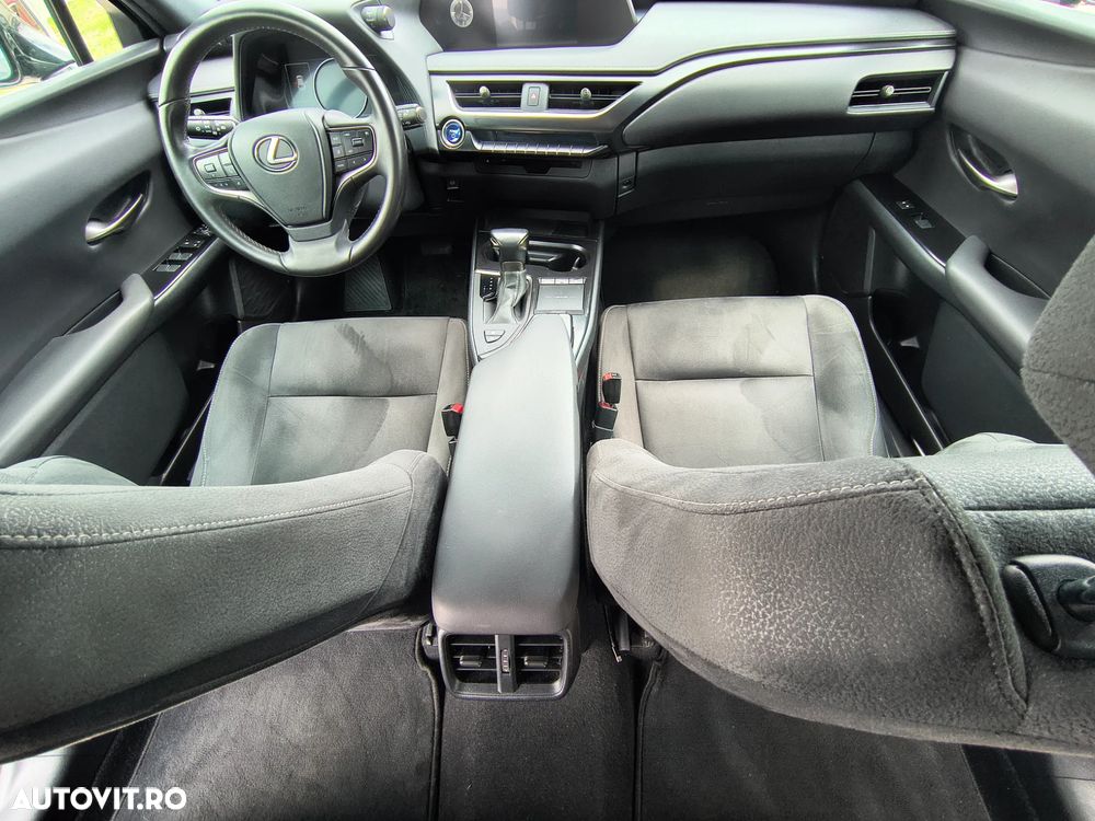 Lexus UX 250h Business Edition - 30