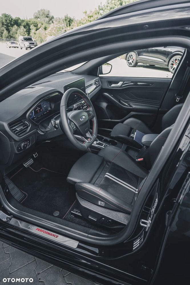 Ford Focus 2.3 EcoBoost ST X - 10