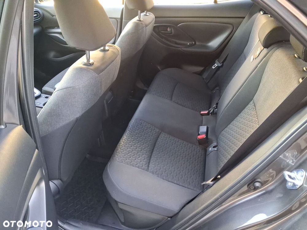 Toyota Yaris Cross Hybrid 1.5 Comfort - 14