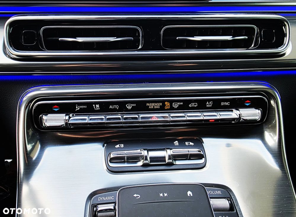 Mercedes-Benz Klasa V 300 d 4-Matic 9G-Tronic Exclusive (długi) - 32