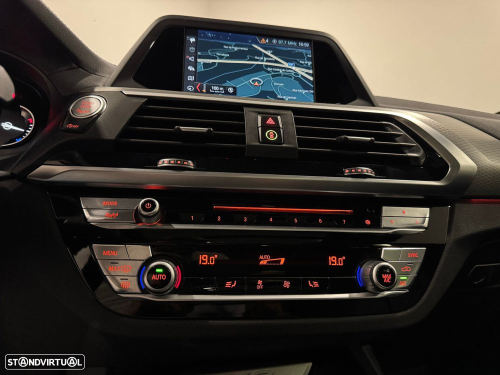 BMW X3 30 i xDrive Pack M - 41