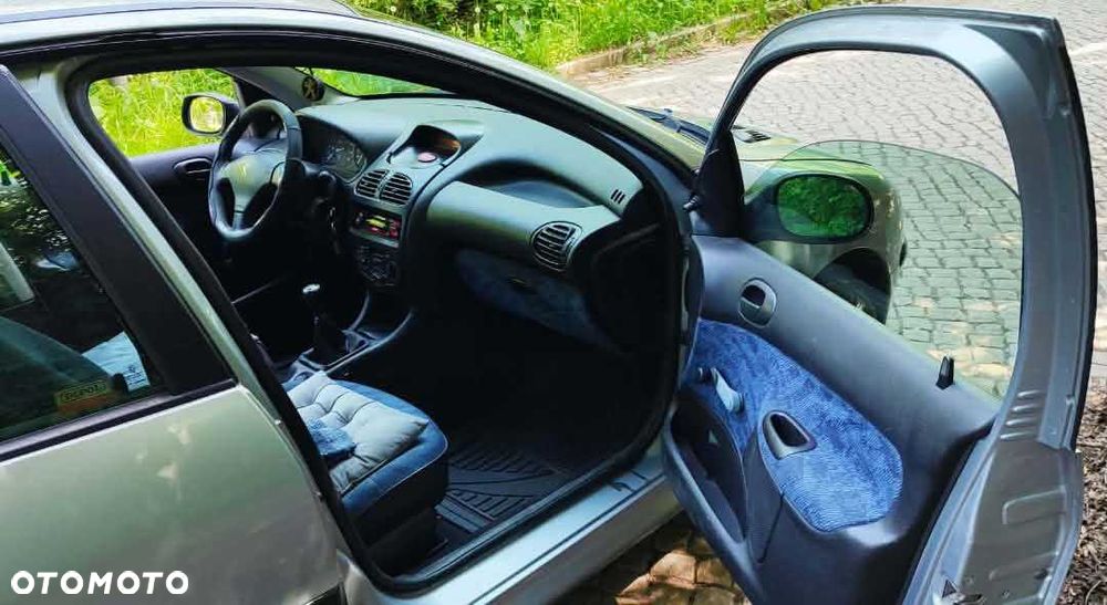 Peugeot 206 - 8