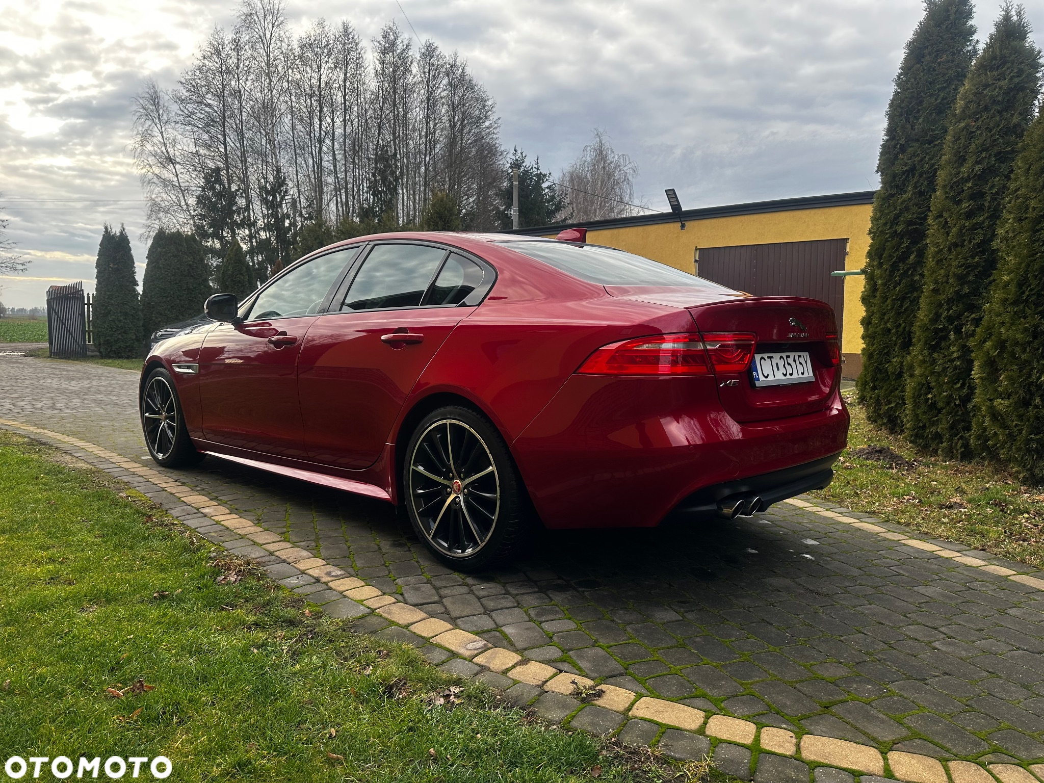 Jaguar XE 2.0 D R-Sport - 3