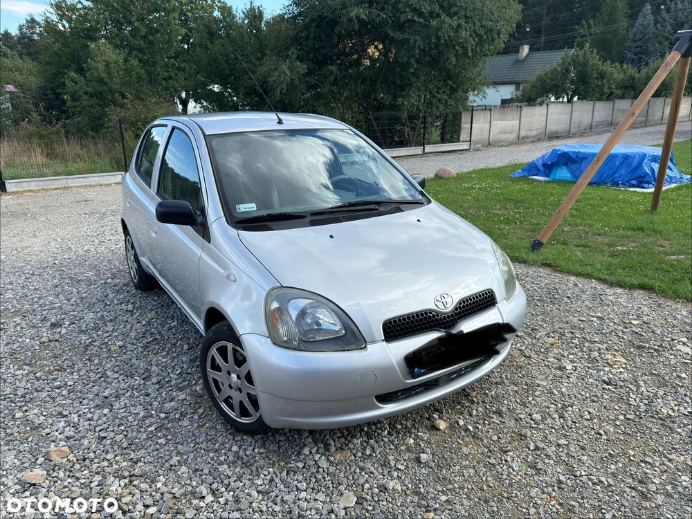 Toyota Yaris - 1