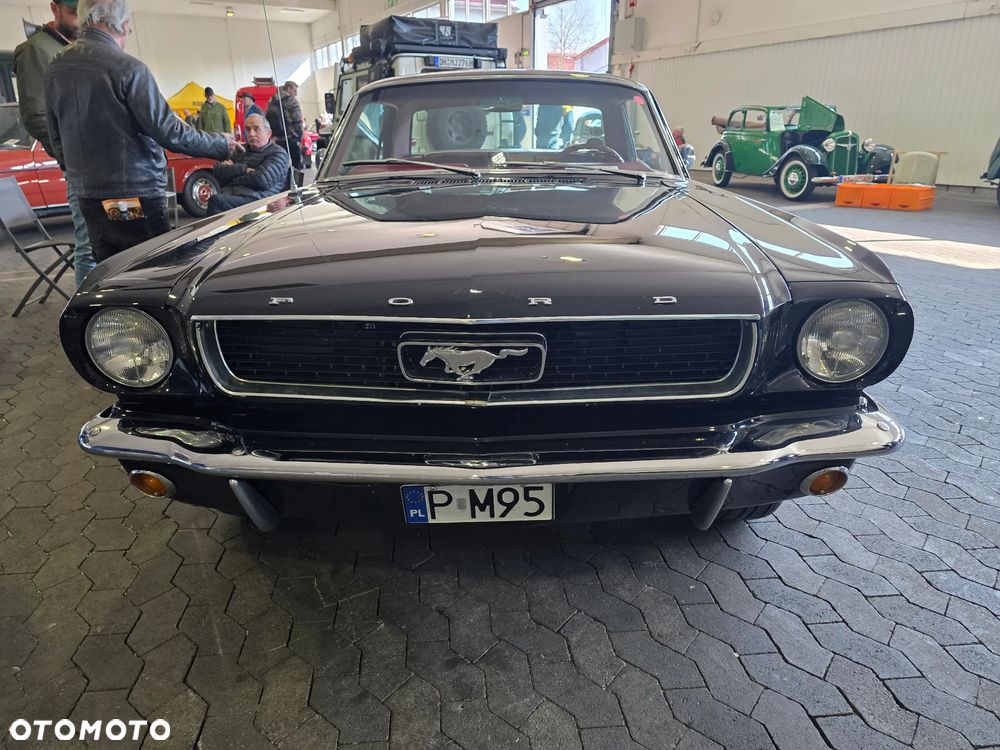 Ford Mustang - 6