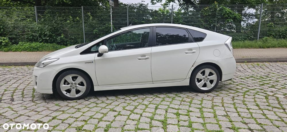 Toyota Prius 1.8 HSD Sol - 8