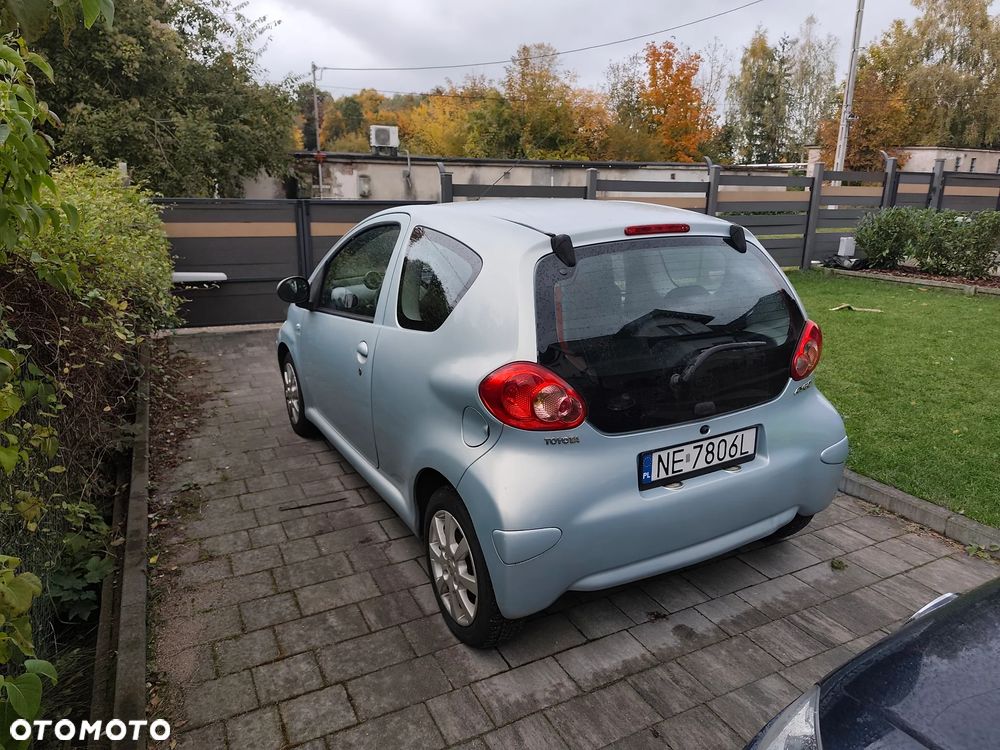 Toyota Aygo ver-1-0-vvt--i-luna-a-c-mm - 2