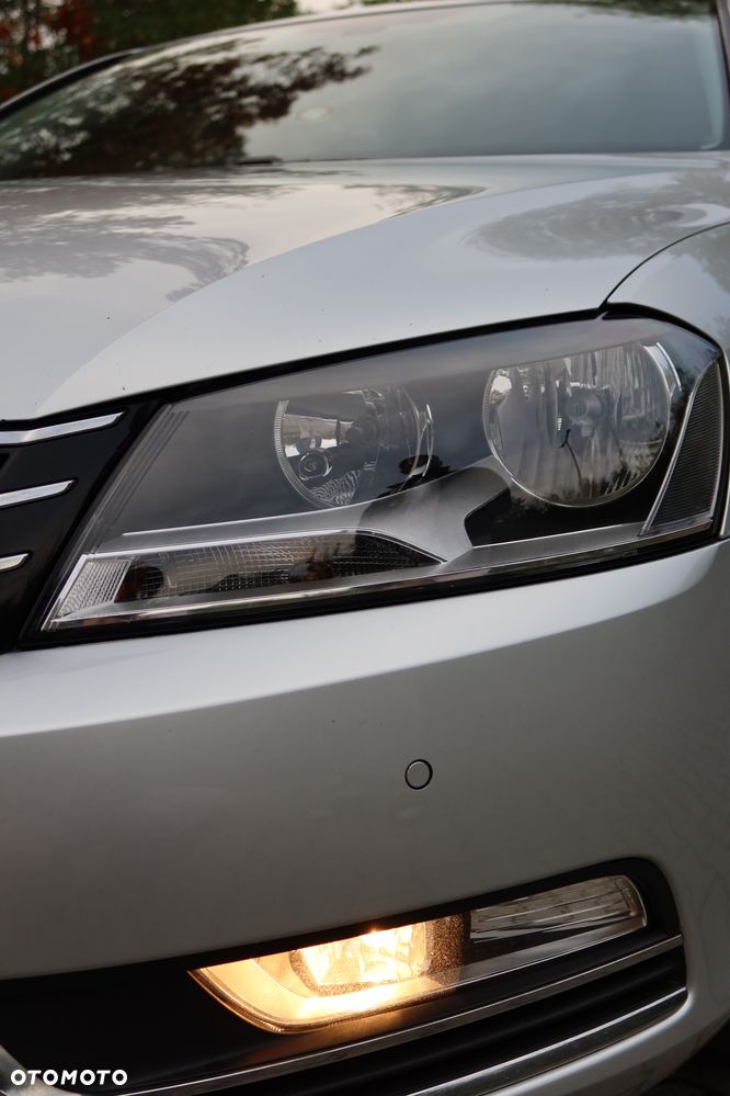 Volkswagen Passat 1.4 TSI Trendline DSG - 24
