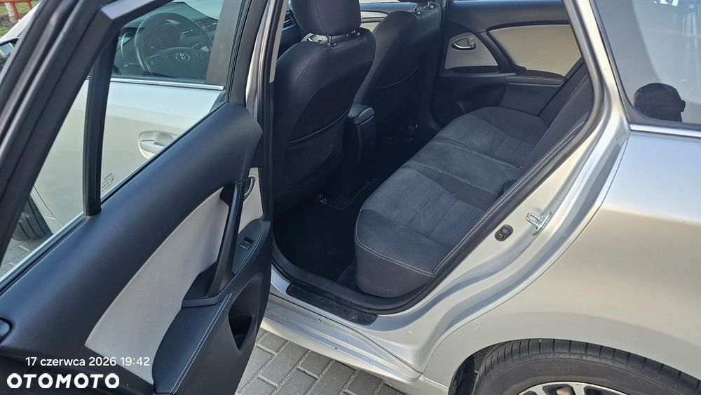 Toyota Avensis Touring Sports 1.6 D-4D - 10