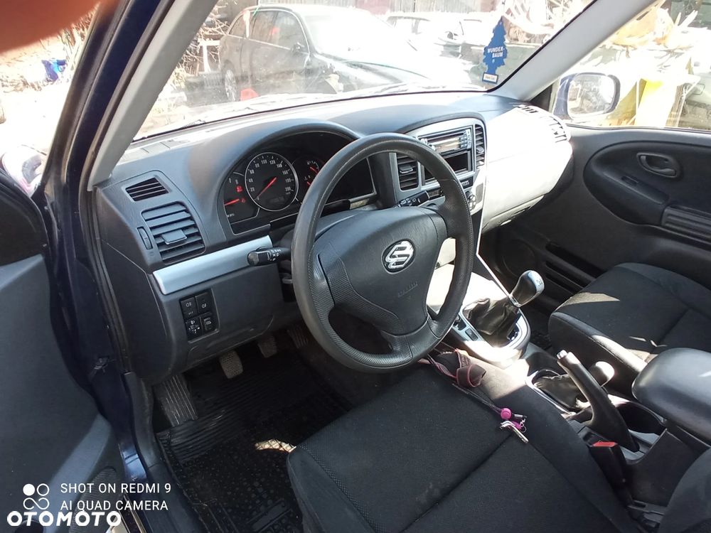Suzuki Grand Vitara 2.0 - 12