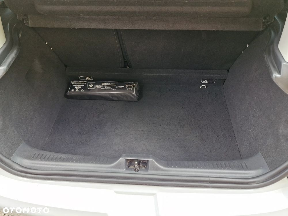 Renault Clio 1.2 16V 75 LIMITED - 19