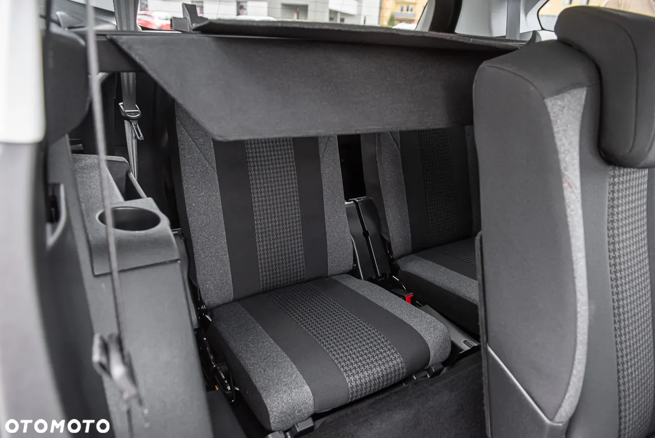 Peugeot 5008 1.5 BlueHDi Allure S&S EAT8 - 28