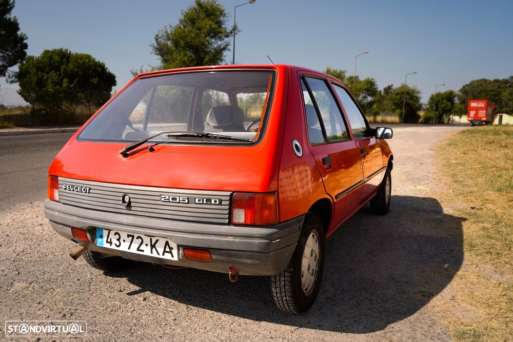 Peugeot 205 GLD 1.8 - 6