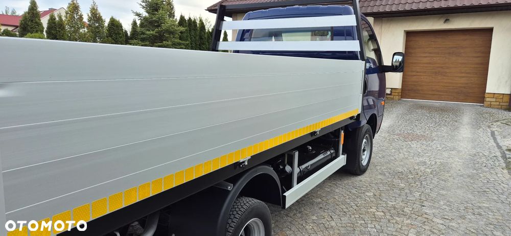 Kia K2500 - 12
