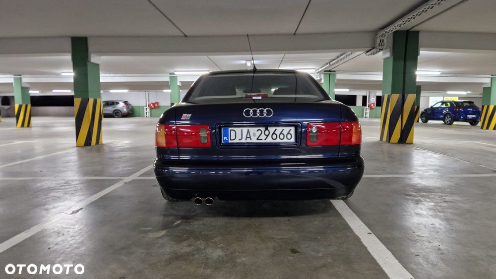 Audi S8 - 4