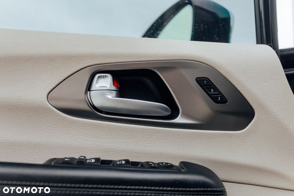 Chrysler Pacifica - 22