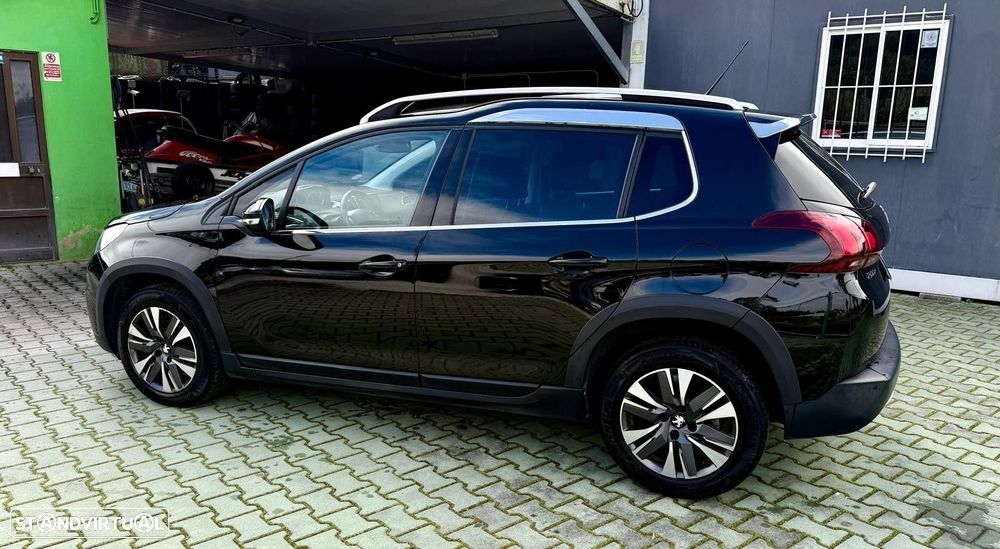 Peugeot 2008 1.2 PureTech Allure EAT6 - 4